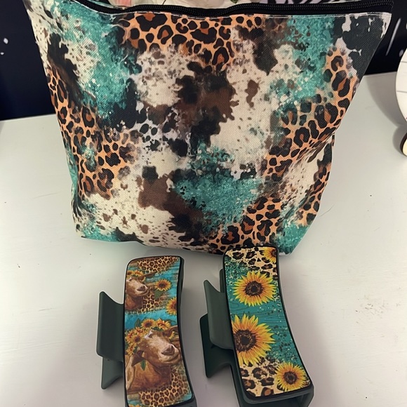 Cosmetic bag southwest style turquoise leopard print w/ 2 hair jaw clips - Picture 6 of 6